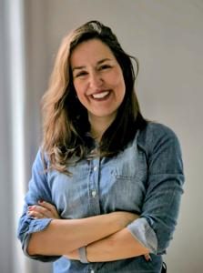 Thais Freitas professional_223x300